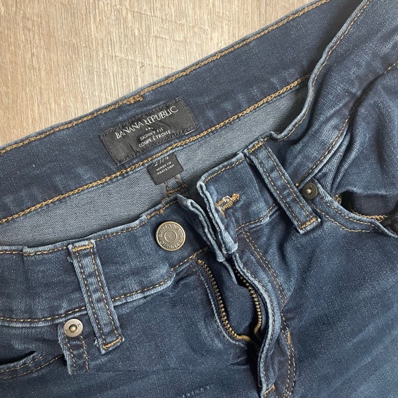 Banana Republic Dark Denim Skinny Jeans - Picture 2 of 3